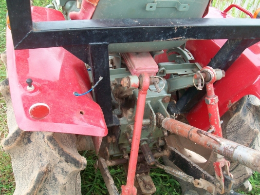 ขายรถไถเล็ก15แรงม้า3สูบใช่ดีจริงๆพร้อมโรตารี้1.20เมตรและกระบะหลังตามรูปครับ