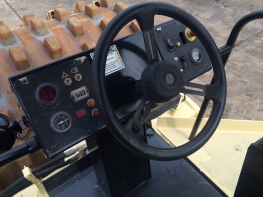 ขายรถบดสั่นสะเทือนล้อเรียบสวมเปลือกหนาม INGERSOLL-RAND (รุ่น SD100D-3C) นำเข้าจากต่างประเทศ สภาพเยี่ยม ไม่เคยผ่านการใช้งานในไทย