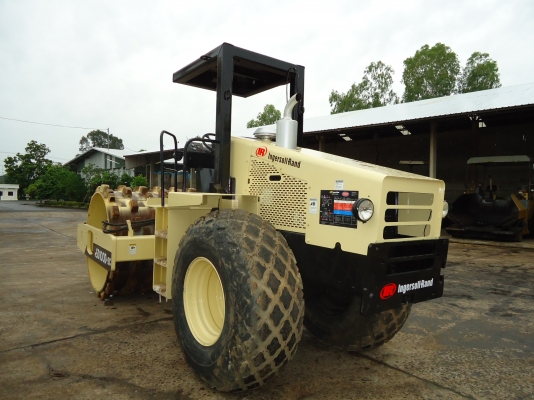 ขายรถบดสั่นสะเทือนล้อเรียบสวมเปลือกหนาม INGERSOLL-RAND (รุ่น SD100D-3C) นำเข้าจากต่างประเทศ สภาพเยี่ยม ไม่เคยผ่านการใช้งานในไทย