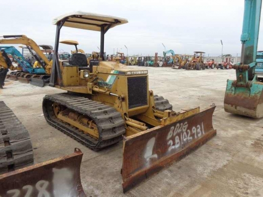 SALE___รถดันดิน Mitsubishi BD2G สไลค์ 6ทิศทางสภาพดีมาก เก่านอกญี่ปุ่น พร้อมใช้งาน SALE___รถดันดิน Mitsubishi BD2G สไลค์ 6ทิศทางสภาพดีมาก เก่านอกญี่ปุ่น พร้อมใช้งาน