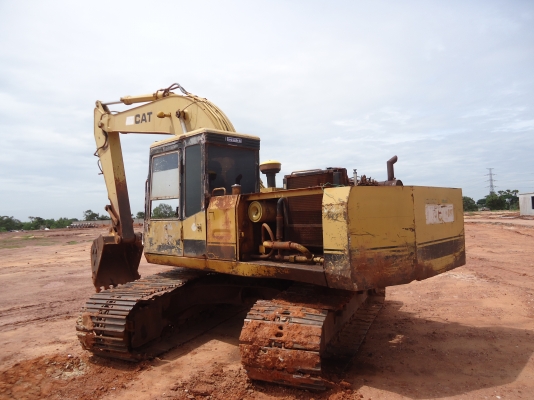 ขายด่วนรถแบคโฮCATE200Bสภาพพร้อมใช้งานมีจอไฟฟ้า