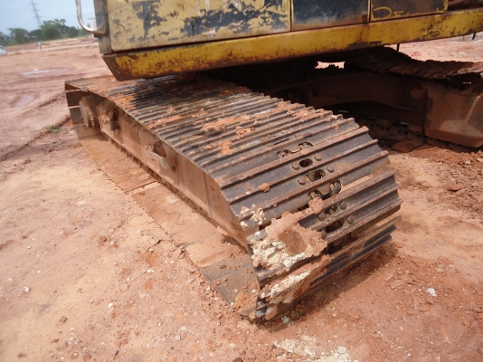 ขายด่วนรถแบคโฮCATE200Bสภาพพร้อมใช้งานมีจอไฟฟ้า