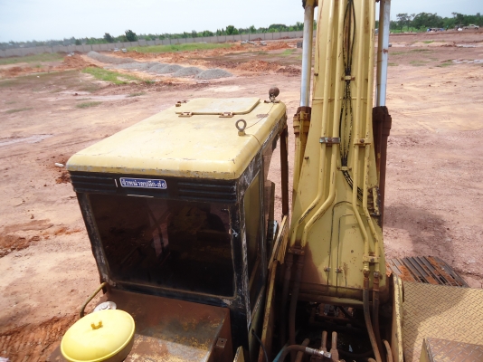 ขายด่วนรถแบคโฮCATE200Bสภาพพร้อมใช้งานมีจอไฟฟ้า