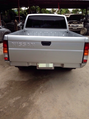 นิสสันเเคป เครื่อง2700 เพาวเวอร์. สภาพเดิมๆพร้อมใช้ยางใหม่ 4 เส้น  ปี 41