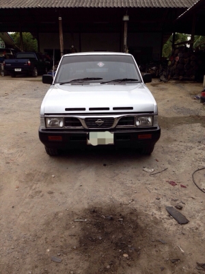 นิสสันเเคป เครื่อง2700 เพาวเวอร์. สภาพเดิมๆพร้อมใช้ยางใหม่ 4 เส้น  ปี 41