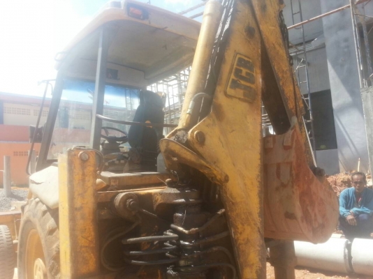 รถตักหน้าขุดหลัง ยี่ห้อJCB สภาพพร้อมใช้งาน เอกสารเล่มทะเบียน ราคาต่อรองได้ 087-2976734