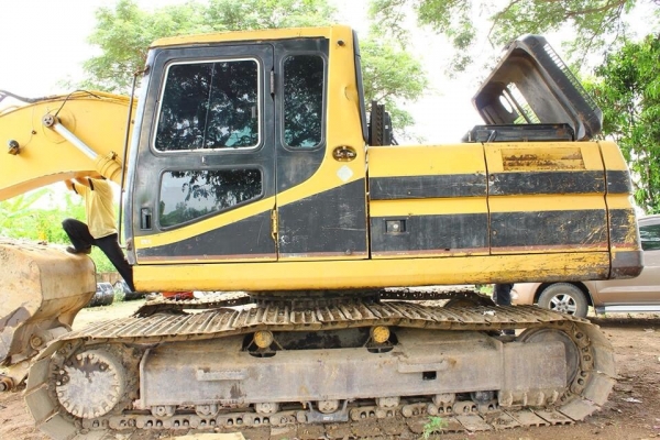 ขายแบคโฮ  CAT  320  V1