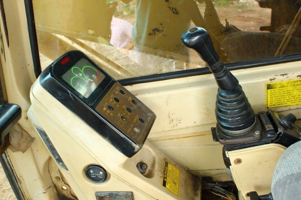 ขายแบคโฮ  CAT  320  V1