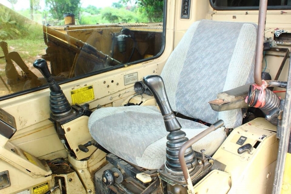 ขายแบคโฮ  CAT  320  V1