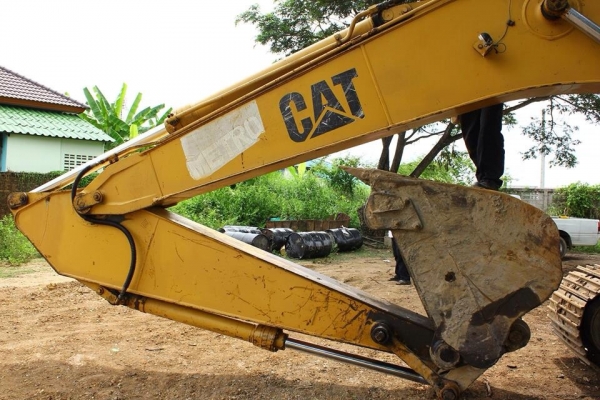 ขายแบคโฮ  CAT  320  V1