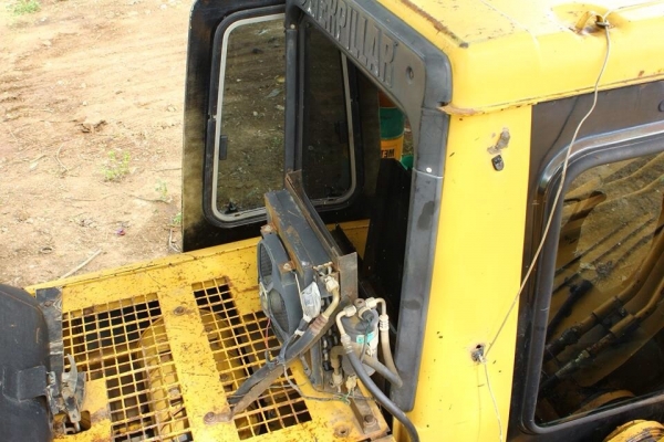 ขายแบคโฮ  CAT  320  V1