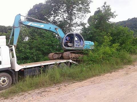 KOBELCO SK200 MARK5 ซุปเปอร์ สภาพสวย พร้อมใช้งาน ใช้งานอยู่ เครื่องดี ปั๊มแรง ช่วงล่างเต็ม ราคาต่อรองได้ 087-2976734