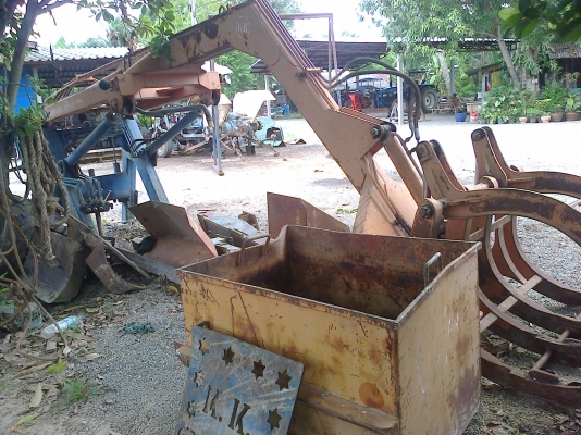 ขายคืบหน้ารถไถฟอดร์  ของ   KK บ้านโป่่่ง  สภาพสวย