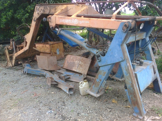 ขายคืบหน้ารถไถฟอดร์  ของ   KK บ้านโป่่่ง  สภาพสวย