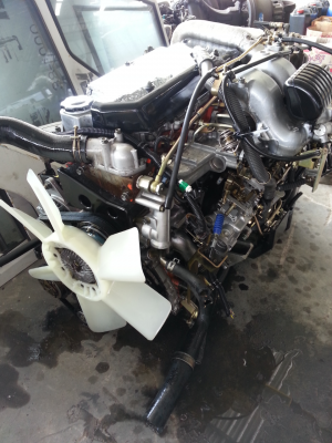 เครื่อง isuzu  6hh1  24วาล์ว  225 แรง  เก่าญี่ปุ่น เครื่องรถดับเพลิงวิ่งมาน้อย