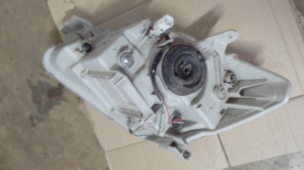 ไฟหน้าโตโยต้านิววีออสข้างขวา