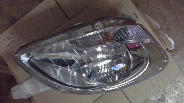 ไฟหน้าโตโยต้านิววีออสข้างขวา