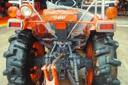 ขายรถไถ Kubota L 2605 (4WD) พร้อมผานหลัง เครื่องดีพร้อมใช้งานครับ