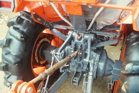 ขายรถไถ Kubota L 2605 (4WD) พร้อมผานหลัง เครื่องดีพร้อมใช้งานครับ ขายรถไถ Kubota L 2605 (4WD) พร้อมผานหลัง เครื่องดีพร้อมใช้งานครับ