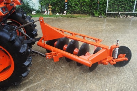 ขายรถไถ Kubota L 2605 (4WD) พร้อมผานหลัง เครื่องดีพร้อมใช้งานครับ