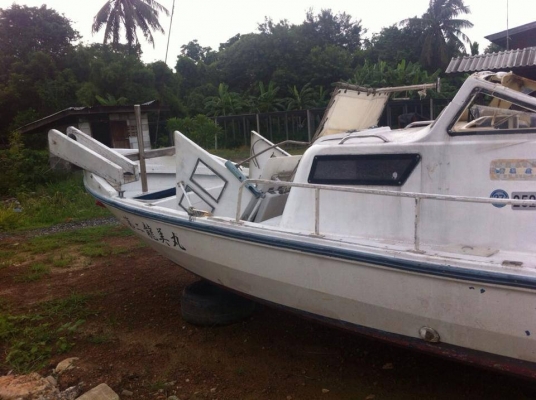 ขายเรือเปล่าพร้อมอุปกรณ์ เรือยามาฮ่า 23 ฟุต 40,000 บาท