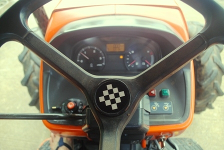 ขายรถไถ Kubota M7040 (4WD) พร้อมดันหน้าและผาน3 สีเดิม เครื่องนิ่มๆครับ