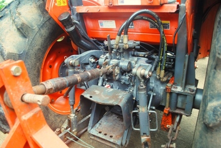 ขายรถไถ Kubota M7040 (4WD) พร้อมดันหน้าและผาน3 สีเดิม เครื่องนิ่มๆครับ ขายรถไถ Kubota M7040 (4WD) พร้อมดันหน้าและผาน3 สีเดิม เครื่องนิ่มๆครับ