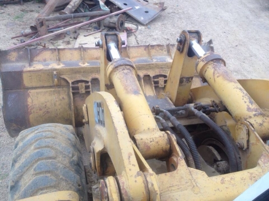 ขายรถตัก KAWASAKI 80Z เครื่อง Nissan เอกสารสัญญาซื้อขาย เครื่องดีพร้อมใช้งานค่ะ