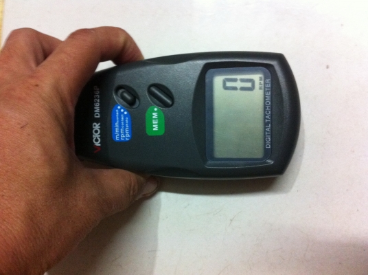 เครื่องมือวัดรอบการหมุน นับรอบ ยี่ห้อ VICTOR  วัดรอบด้วยแสง หรือเลือกวัดด้วยหน้นคอนแท็คได้