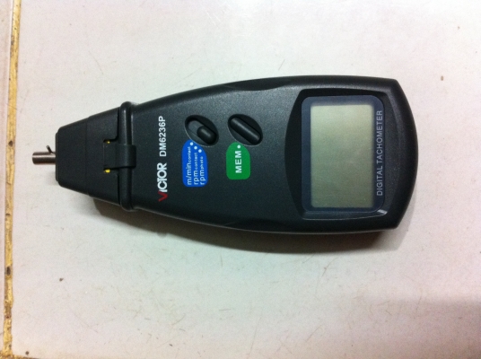 เครื่องมือวัดรอบการหมุน นับรอบ ยี่ห้อ VICTOR  วัดรอบด้วยแสง หรือเลือกวัดด้วยหน้นคอนแท็คได้