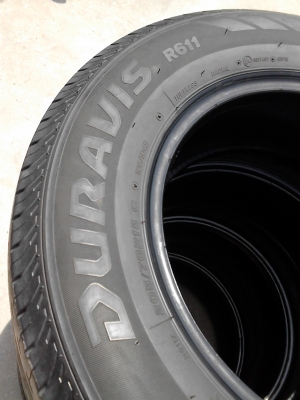 205/70R15 BRIDGESTONE DURAVIS R611 ชุด 4 ล้อ TEL.081-427-3941