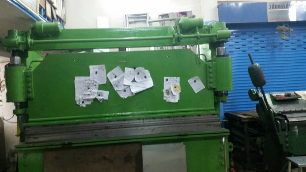 ขายเครื่องพับไฮโดรลิค 8ฟุต พร้อมใช้งาน 420,000 ต่อรองได้ ขายได้ขายครับ