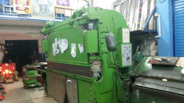 ขายเครื่องพับไฮโดรลิค 8ฟุต พร้อมใช้งาน 420,000 ต่อรองได้ ขายได้ขายครับ