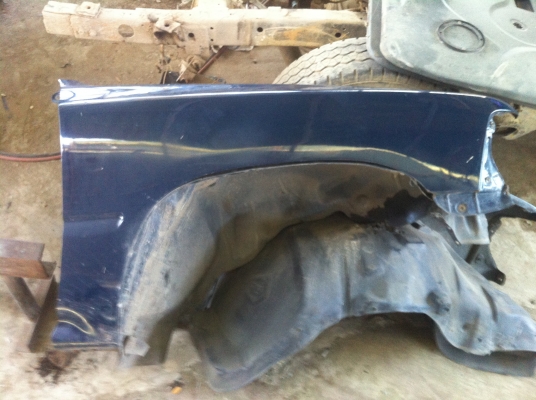 ขายอะไหล่บอดี้ไมตี้ แก้ม กันชน ไฟหน้า ฝากระโปรง    2000 บาท