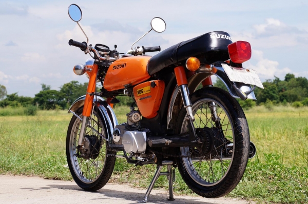 ขาย SUZUKI A 100 เครื่อง LIFAN 125 CC ทะเบียนพร้อมโอน เอกสารอินวอยเครื่องครบ เลขตรงชัดเจน รถสวยสภาพตามรูป เครื่องดี วิ่งดีมาก ระบบไฟติดครบทุกจุด แตร์ดัง