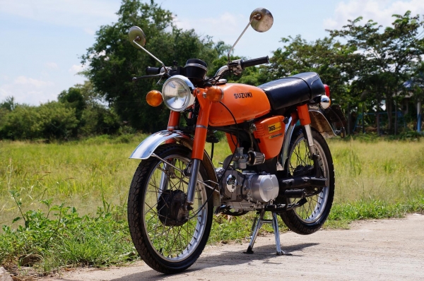 ขาย SUZUKI A 100 เครื่อง LIFAN 125 CC ทะเบียนพร้อมโอน เอกสารอินวอยเครื่องครบ เลขตรงชัดเจน รถสวยสภาพตามรูป เครื่องดี วิ่งดีมาก ระบบไฟติดครบทุกจุด แตร์ดัง