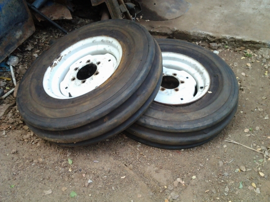 ขายยางหน้ารถไถฟอดขอบ16ดอกเต็มพร้อมกะทะยางนอกแท้