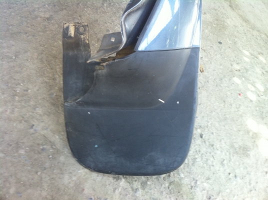 ขายคิ้วล้อหน้า พร้อมกันโคลน toyota surf 1คู่ 1000 บาท