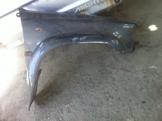 ขายคิ้วล้อหน้า พร้อมกันโคลน toyota surf 1คู่ 1000 บาท