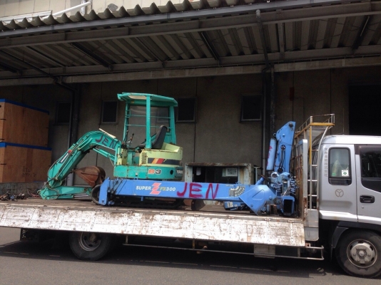 ขายรถแบคโฮยันม่ารุ่นB3 ไม่เคยผ่านการใช้งานในเมืองไทย มาพร้อมหนังสือแจ้งจำหน่ายทุกคัน สนใจติดต่อสอบถาม คุณเจน Tel.083-363-5355 หรือ LINE ID : 0833635355