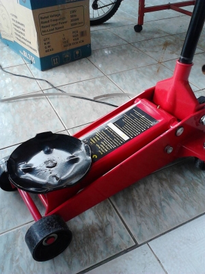 ขายแม่แรงตะเข้3ตันbarala ของใหม่ราคาถูกขาย2750-