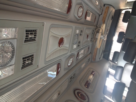 ขายรถตู้โดยสาร Toyota Commuter ขาย 200,000 บาท ราคาต่อรองได้ครับ