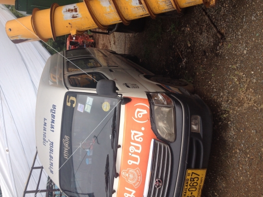 ขายรถตู้โดยสาร Toyota Commuter ขาย 200,000 บาท ราคาต่อรองได้ครับ