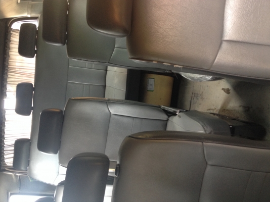 ขายรถตู้โดยสาร Toyota Commuter ขาย 200,000 บาท ราคาต่อรองได้ครับ