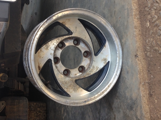 ขายแม็กรถเก่า 15" ราคาวงละ 500 บาท