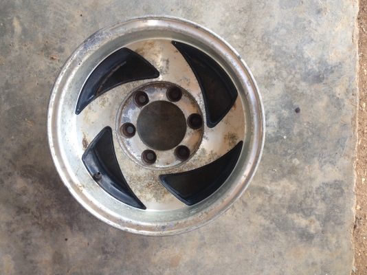 ขายแม็กรถเก่า 15" ราคาวงละ 500 บาท