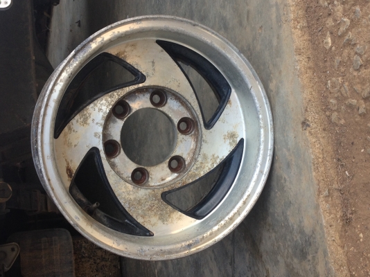 ขายแม็กรถเก่า 15" ราคาวงละ 500 บาท