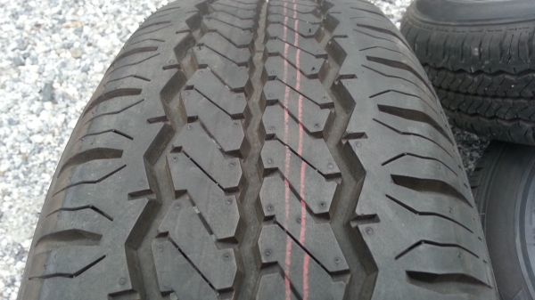 ขายแม็กยางถอดป้ายแดง Hyundai H1 6รู ยางHankook 215/70R16 ยางสัปดาห์ที่48ปี13 (ตุ่มหน้ายางสียังอยู่) จำนวน 1 ชุด พร้อมน๊อต 24 ตัว