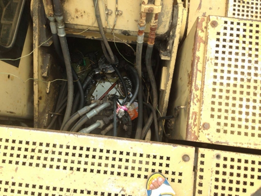 ขายด่วนครับ รถแม็คโค CATPILLAR 320B V.1 เครื่องเดิม ไฟฟ้าครบ เอกสาร อินวอย ครับ รถพร้อมใช้งานครับ