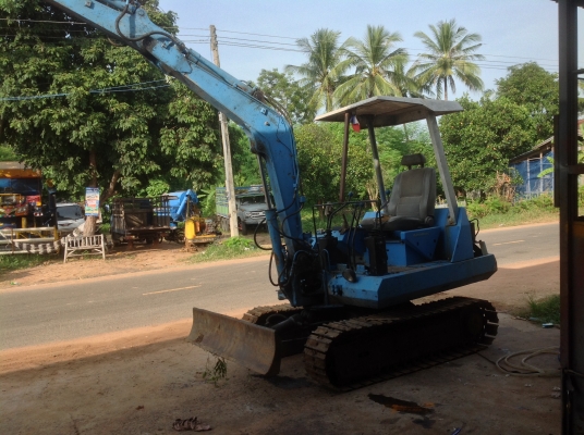 ขาย((165.000))แบคโครเล็กkomutsu. PC-30-5 สภาพดีพร้อมใช้งาน ขาย((165.000))แบคโครเล็กkomutsu. PC-30-5 สภาพดีพร้อมใช้งาน